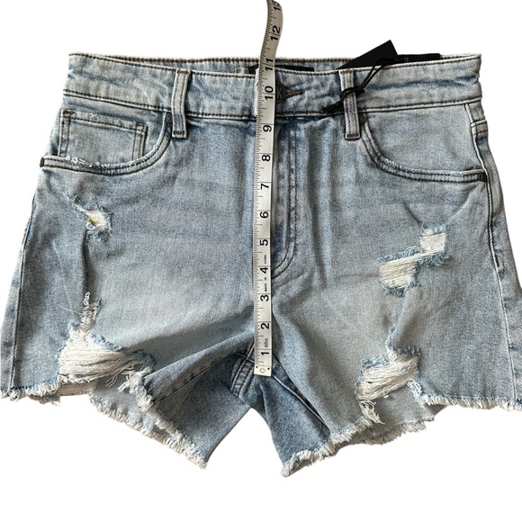 Kut from the Kloth High Rise Jane Long Short, size 2 - Picture 5 of 5